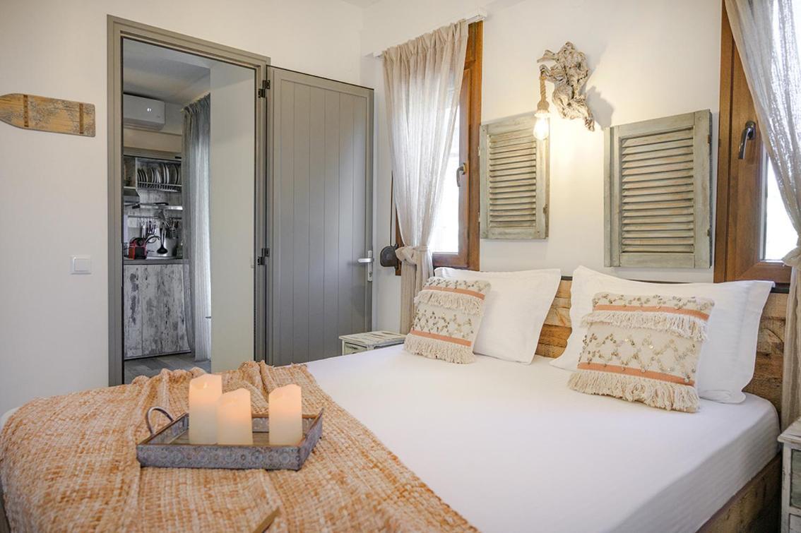 Meltemi Luxury Apartments Nea Roda Exterior foto